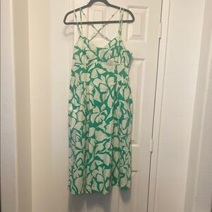 BNWT Green and White Floral Dress with pockets - size L